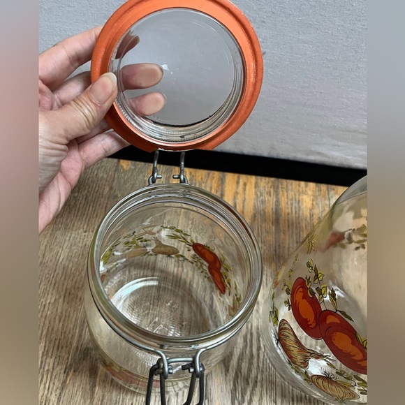 Set of 2 Vintage Arc Spice of Life Glass Canister Jar Mushroom Tomato Harvest - Picture 5 of 11